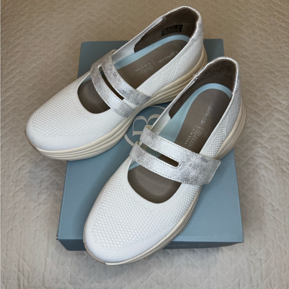 Lifestride/Bzees ‘Intuition’ knit white shoe NWB